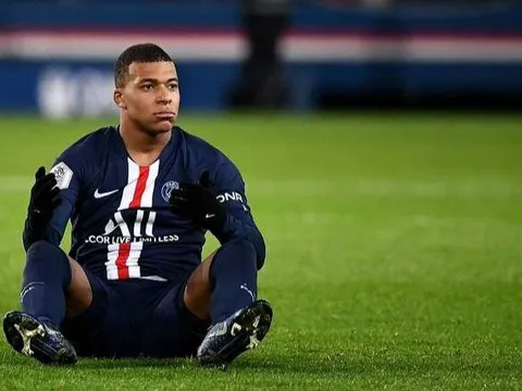 Tiến hành thâu tóm Mbappe, Real tống khứ ngôi sao đầu tiên khỏi Bernabeu