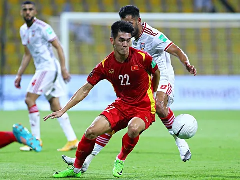 Tiến Linh đến bệnh viện sau trận thua Oman