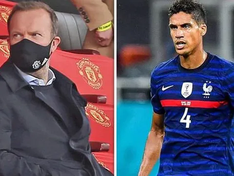 Tiết lộ bình luận riêng của Ed Woodward về thương vụ Raphael Varane