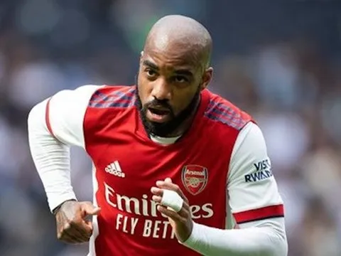 Tìm tiền đạo, Barca quan tâm ngôi sao Arsenal