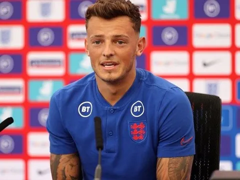 Tìm trung vệ, Man City muốn nẫng tay trên Arsenal