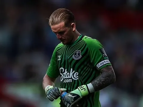Tin sét đánh mở ra cơ hội cho sao Arsenal