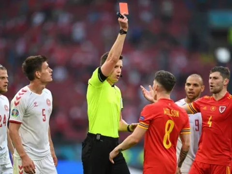 Tình huống vào bóng xấu chơi của sao Liverpool