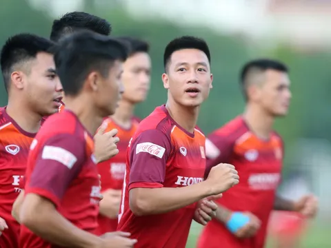 Hùng Dũng đau nhẹ, thầy Park tìm đối tác cho Tuấn Anh ở hàng tiền vệ ĐT Việt Nam?