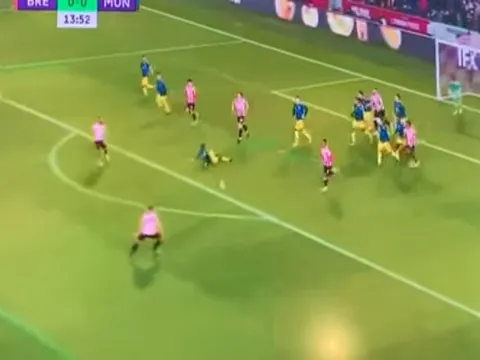 Tỏa sáng nhưng Fred không quên tấu hài trước Brentford