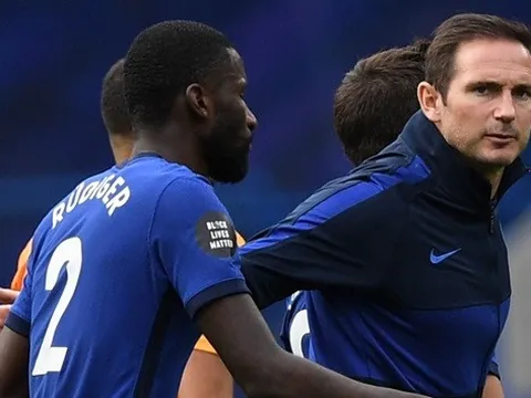 "Tôi không dọn đồ đạc để rời Chelsea chỉ vì phải ngồi ngoài vài trận"