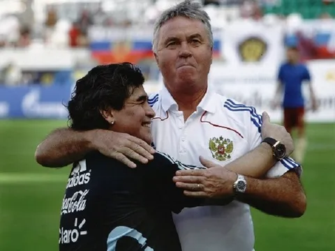"Tôi nhớ ánh mắt mọi người nhìn Maradona như nhìn một vị Chúa giáng thế"