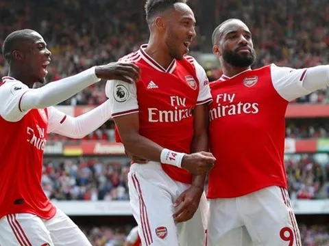 "Tôi từng nói chuyện với cầu thủ đó và cậu ta cảm thấy khó khăn tại Arsenal"