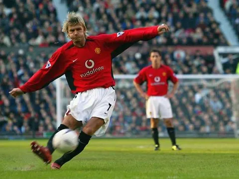 Top 5 cầu thủ sút phạt xuất sắc nhất lịch sử Premier League: Số 1 không ai khác!