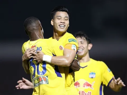 Top đầu V-League 2022: HAGL hồi sinh, 'thiếu gia' ngổ ngáo