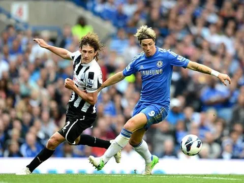Torres giúp Chelsea giành 3 điểm trước Newcastle