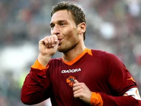 Roma thay chủ, Totti lập tức được mời trở lại
