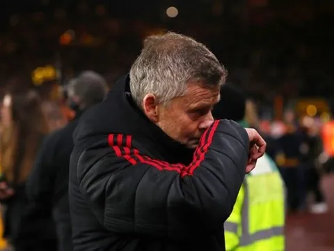 Liverpool sắm vai 'kỳ đà', phá bĩnh Man Utd trong vụ 'bom xịt' Barca