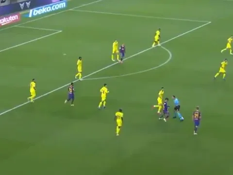 Trên đỉnh thăng hoa, "phù thủy" Barca biến trọng tài thành "trò hề"