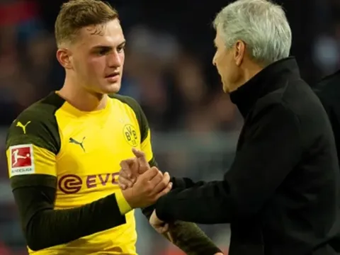 Trở thành “nạn nhân” của tân binh, sao Dortmund đăng đàn thể hiện bức xúc