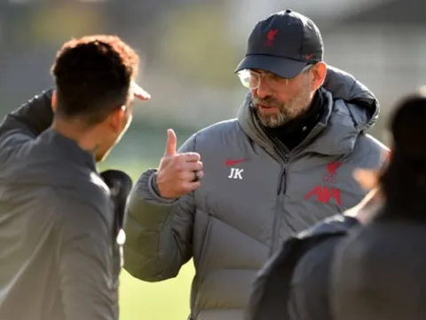 Trở về Liverpool, Firmino nhận được thông điệp từ Klopp