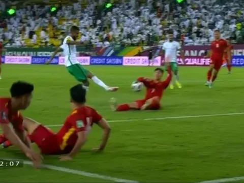 "Trọng tài có lý khi thổi penalty cho Saudi Arabia"