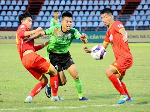 Trọng tài lại bị "nhắc tên" trong trận đấu ở Giải Hạng nhất quốc gia 2022