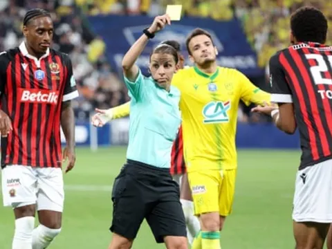 Trọng tài nữ lần đầu xuất hiện tại World Cup 2022