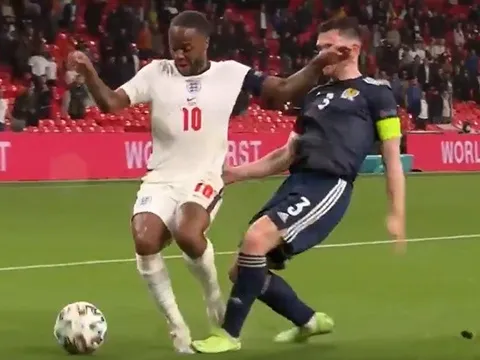 Trọng tài tước đi 1 quả phạt đền của ĐT Anh?