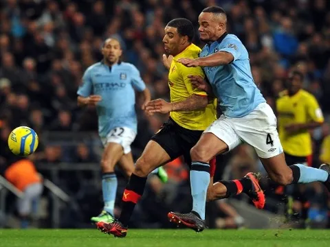 Troy Deeney: "Không phải Van Dijk, đó mới là trung vệ đáng gờm nhất"