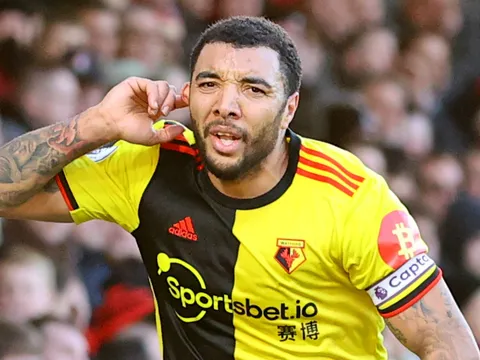 CHÍNH THỨC: Troy Deeney đầu quân cho CLB Championship
