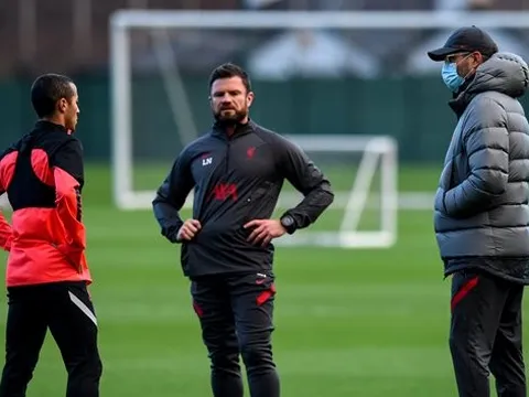 Trụ cột trở lại, Liverpool tươi rói đón tiếp đội 'lót đường'