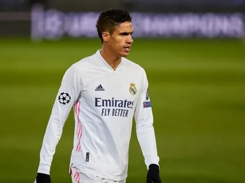 'Trùm cuối' lên tiếng, Man Utd rộng đường đón siêu trung vệ