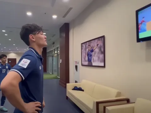 Trung vệ Thái Lan trăn trở khi xem lại bàn thắng của Văn Tùng