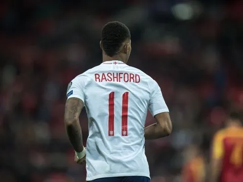 Trước Rashford, chỉ 6 huyền thoại Man Utd làm được điều này