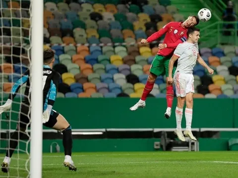 Trước Tây Ban Nha, "máy bay Ronaldo" tiếp tục cất cánh