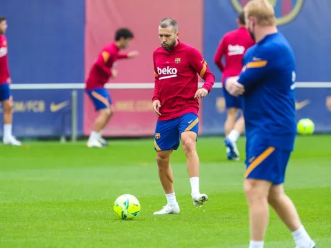 Trước thềm El Clasico, “đối tác ăn ý của Messi” trở lại tập luyện