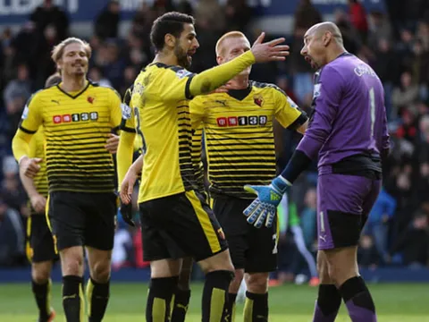 Trước Tim Krul, những thủ môn nào từng đẩy 2 quả pen ở một trận Premier League?