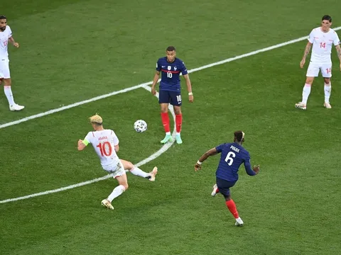 Pogba phút xuất thần từ người hùng hóa tội đồ