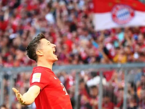 Từ giờ, hãy gọi số 9 của Bayern Munich là Lewangoalski