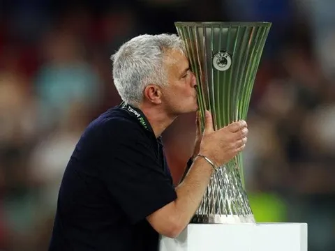 Từ Man Utd đến Roma, thời gian chứng minh Mourinho đã đúng