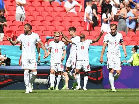 Từ 'zero' thành 'hero', Sterling giúp Anh đánh bại Croatia