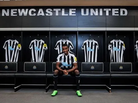 Túi tiền Ả Rập giúp Newcastle thay da đổi thịt