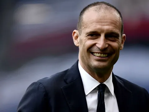 Tượng đài làng HLV mong Man Utd chọn Allegri