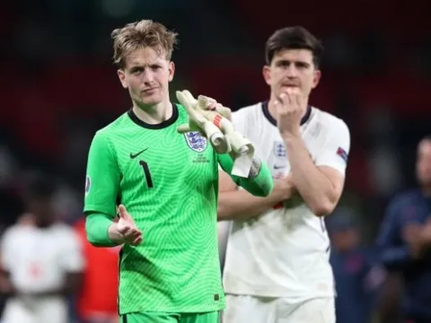 Tuyển Anh: Giữa cơn giông là tia sáng từ Jordan Pickford