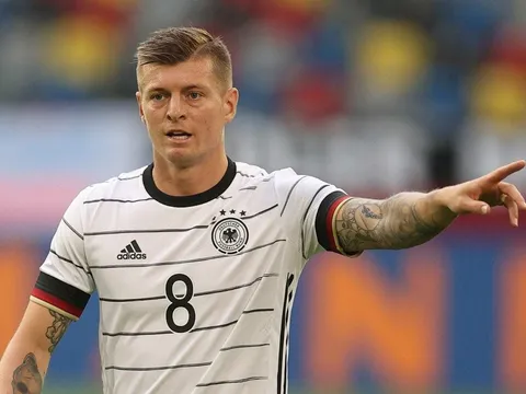 Tuyển Đức bị chỉ trích, Toni Kroos phá vỡ im lặng