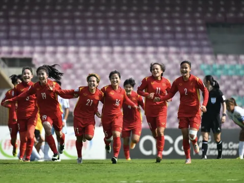 Tuyển nữ Việt Nam dự World Cup: Những người đi sau, về trước