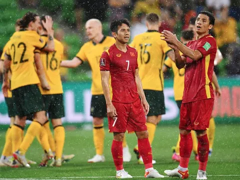 Tuyển Việt Nam rơi khỏi top 100 FIFA