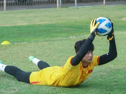 U19 Việt Nam đổi thủ môn sau chiếc thẻ đỏ
