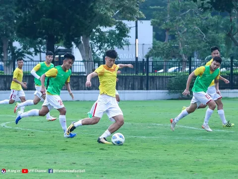 U19 Việt Nam hứng khởi luyện công chờ đấu Indonesia