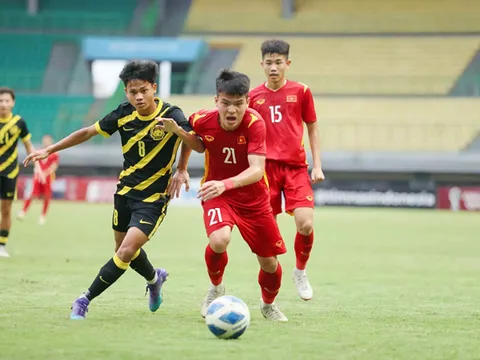 U19 Việt Nam thua đậm U19 Malaysia: Tiếc với bài toán chưa lời giải