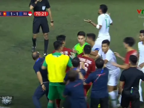 U22 Việt Nam ẩu đả, HLV Park Hang-seo hành động quá gắt