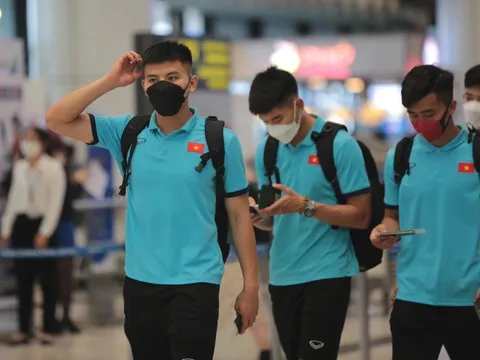 U23 Việt Nam lên đường đi UAE tập huấn