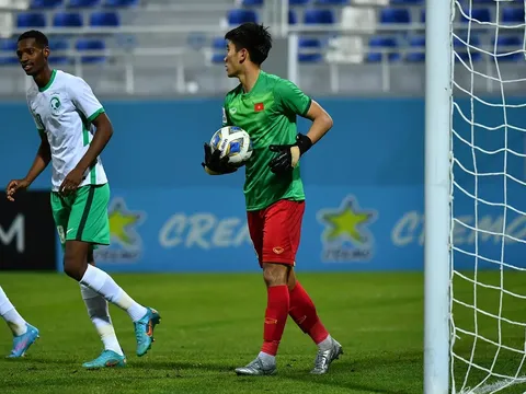 Thủ môn CLB Viettel sợ 'thất nghiệp' vì Nhâm Mạnh Dũng