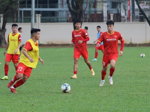 HLV U23 Việt Nam: 'Phải vượt qua Singapore và Thái Lan'